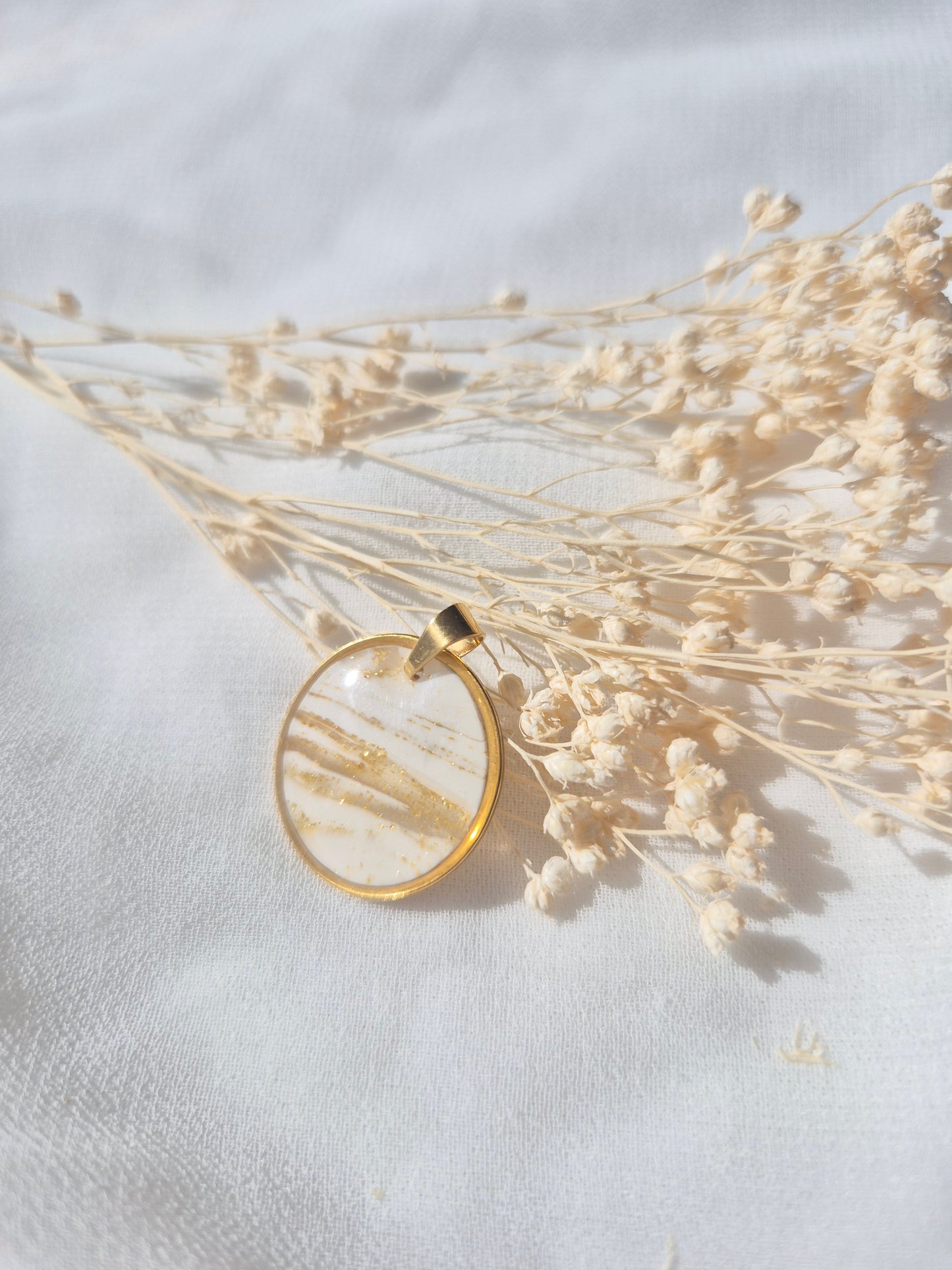 Pendentif Léontine doré – Coloris au choix