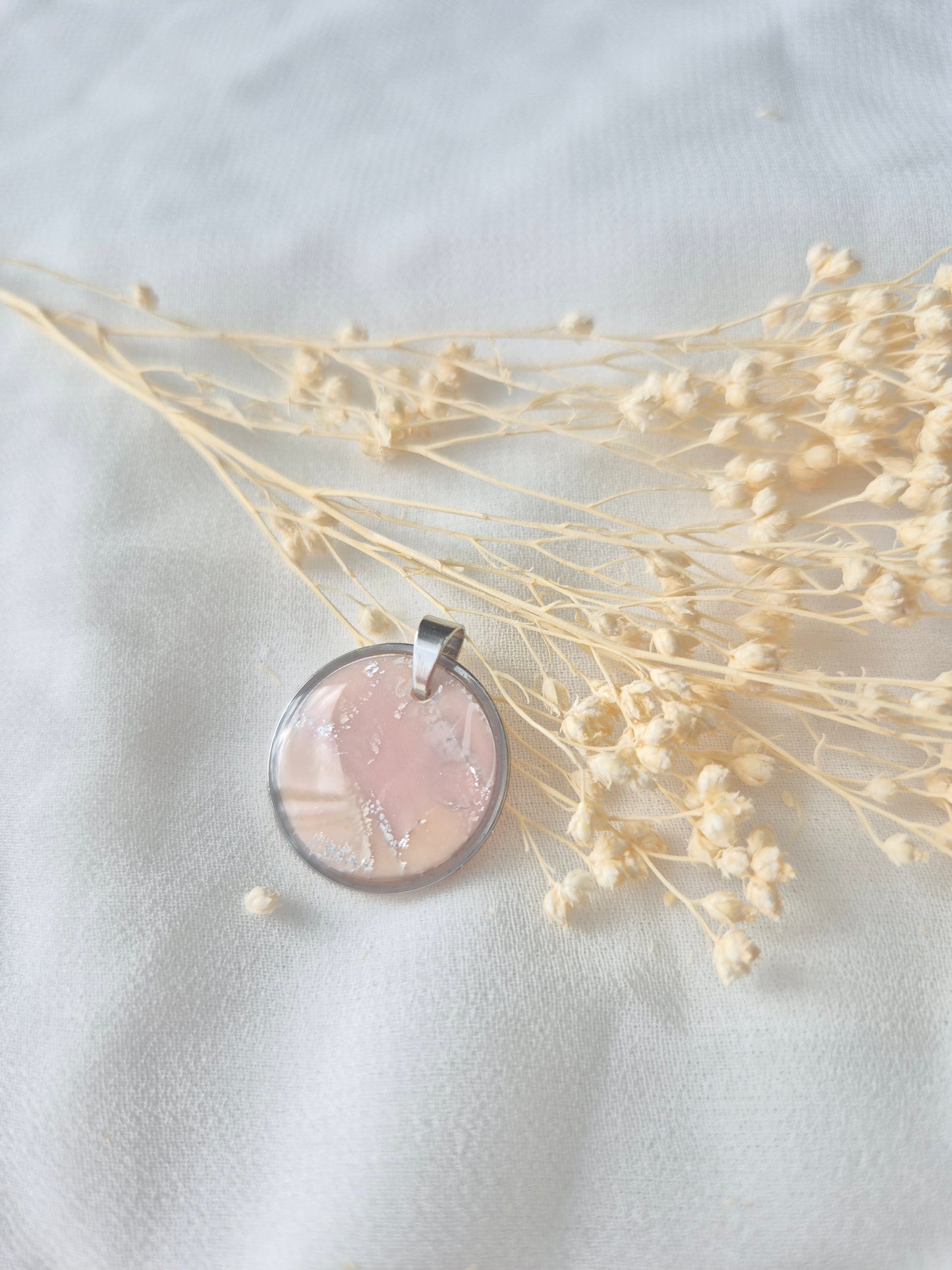 Pendentif Léontine argenté – Coloris au choix