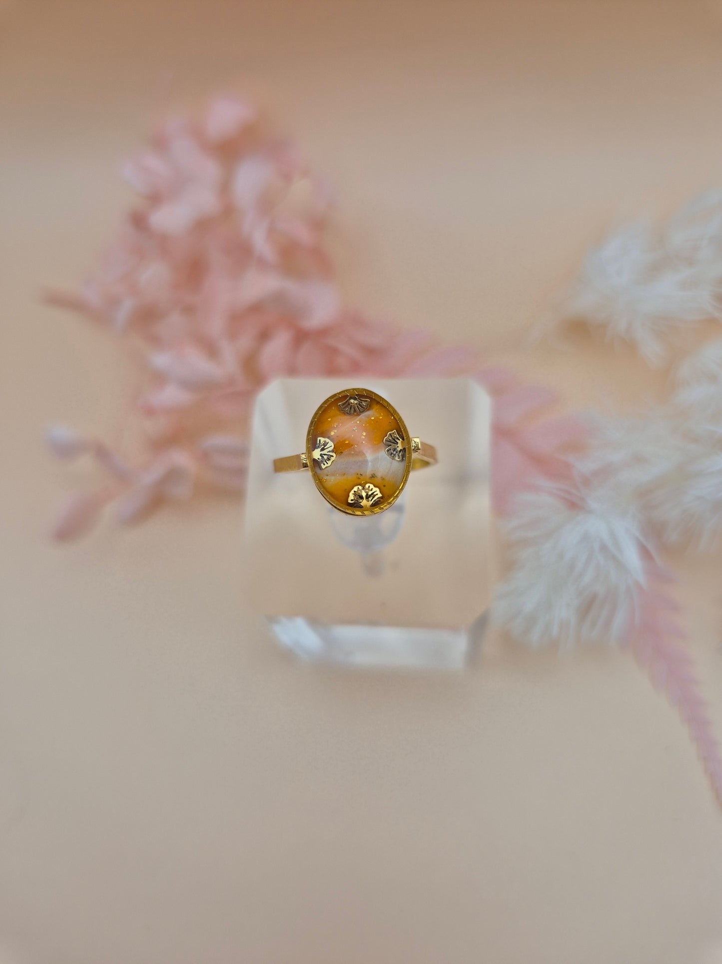 Bague réglable “Doré Orange” – Cabochon en pâte polymère orange & acier doré