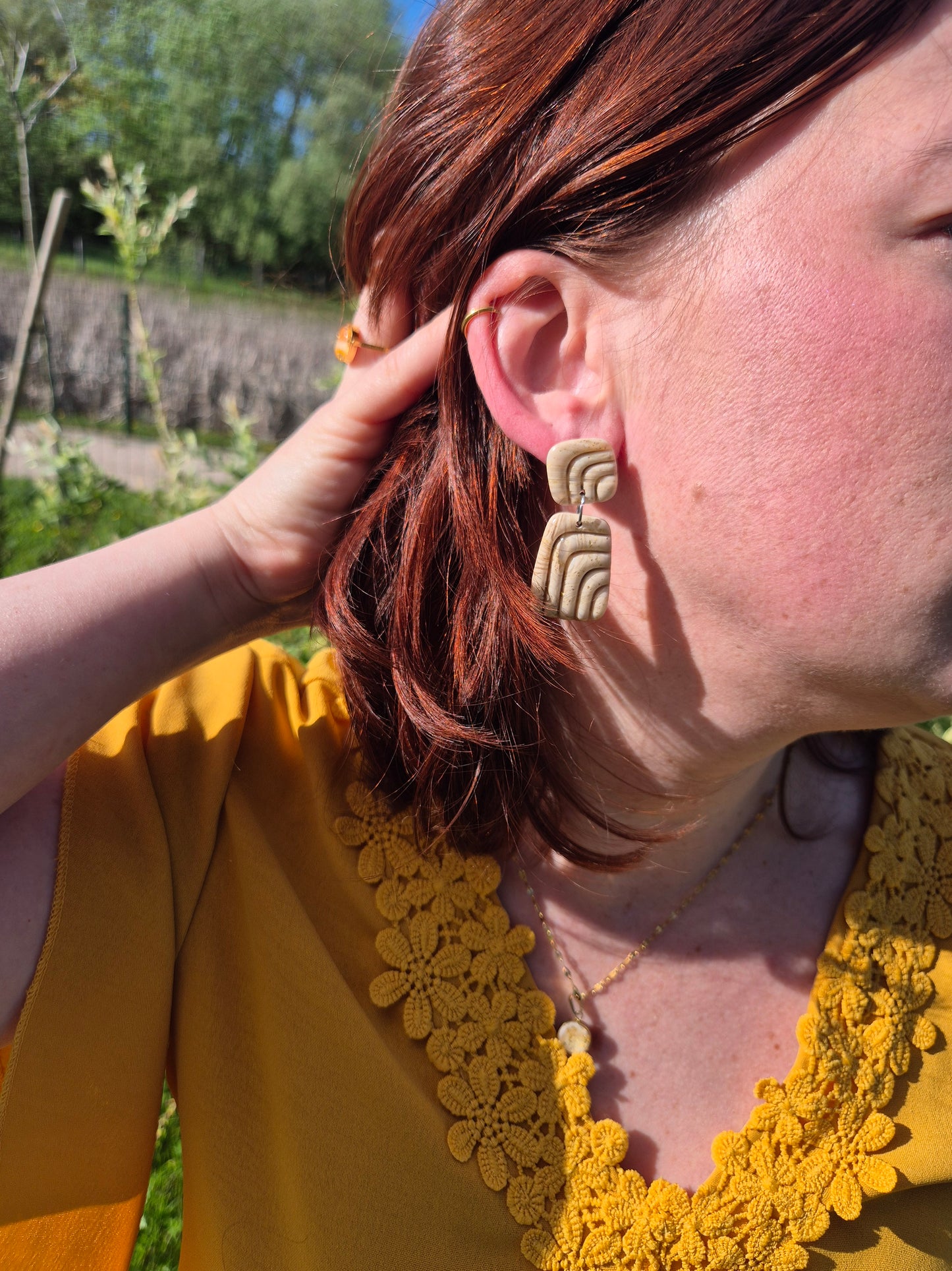 Boucles d'oreilles "Sable Doré" – Élégance naturelle et reflets précieux