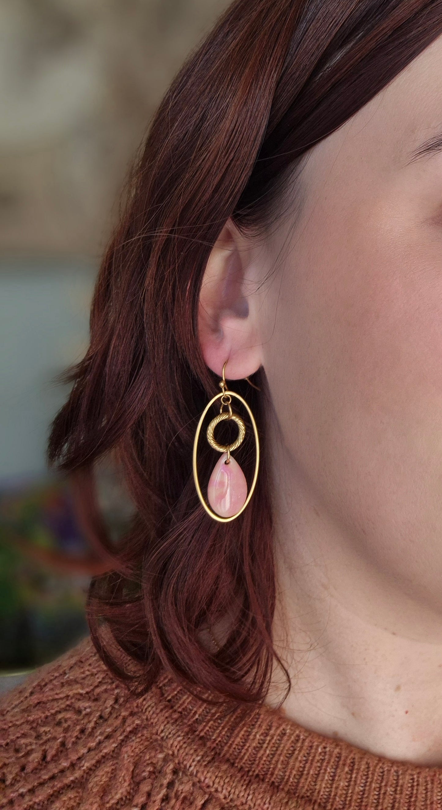 Boucles d’oreilles pendentes – Élise (plusieurs coloris au choix)