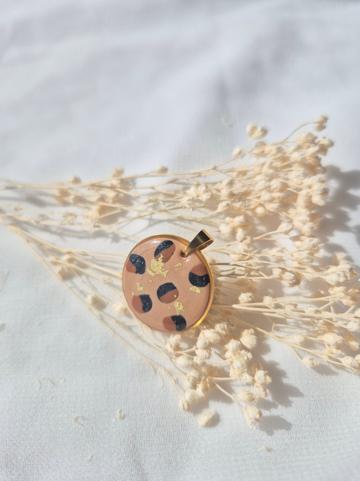 Pendentif Léontine doré – Coloris au choix