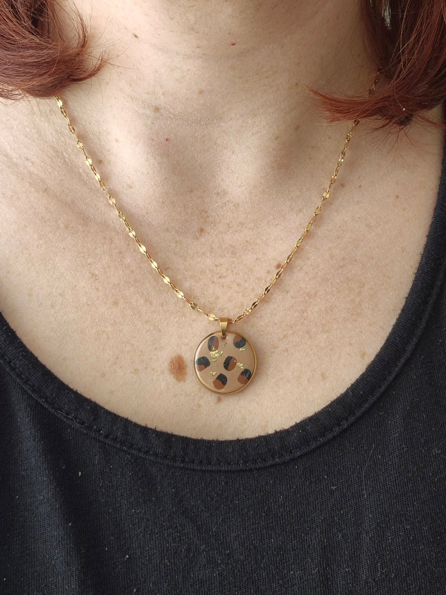 Pendentif Léontine doré – Coloris au choix