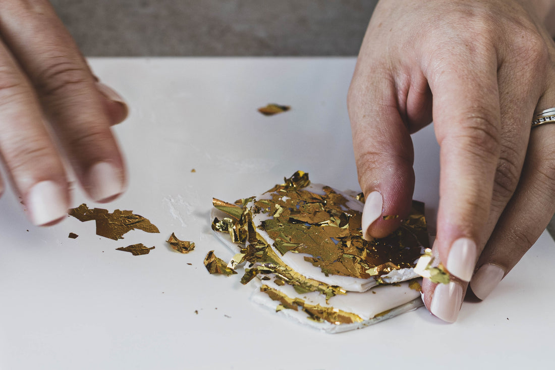 L'argile polymère : la matière derrière les bijoux Aganice Créations