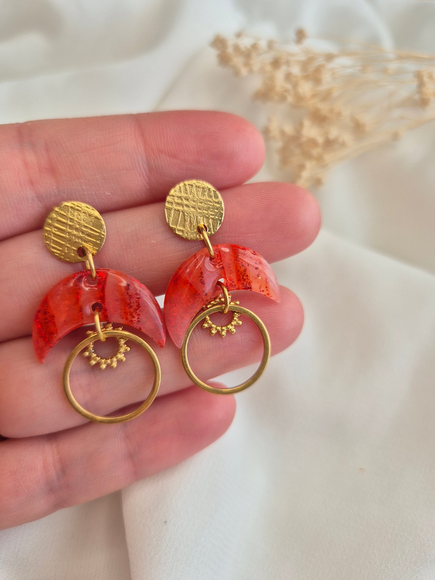 Boucles d’oreilles Daphné dorée — plusieurs coloris disponibles