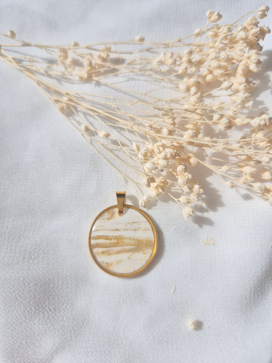 Pendentif Léontine doré – Coloris au choix