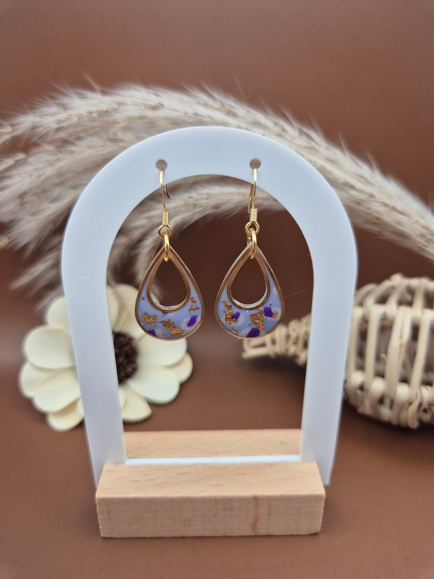 Boucles d'oreilles goutte lavande léopard doré