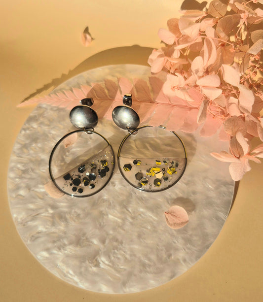 Boucles d’oreilles “Lune Rosée” – Acier inoxydable & pâte polymère scintillante