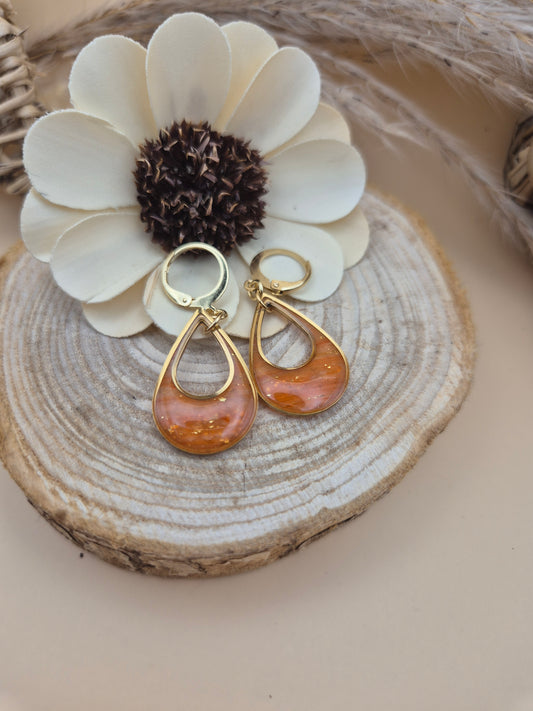 Élégance Captivante – Boucles d'Oreilles Goutte Dorée & Orangée