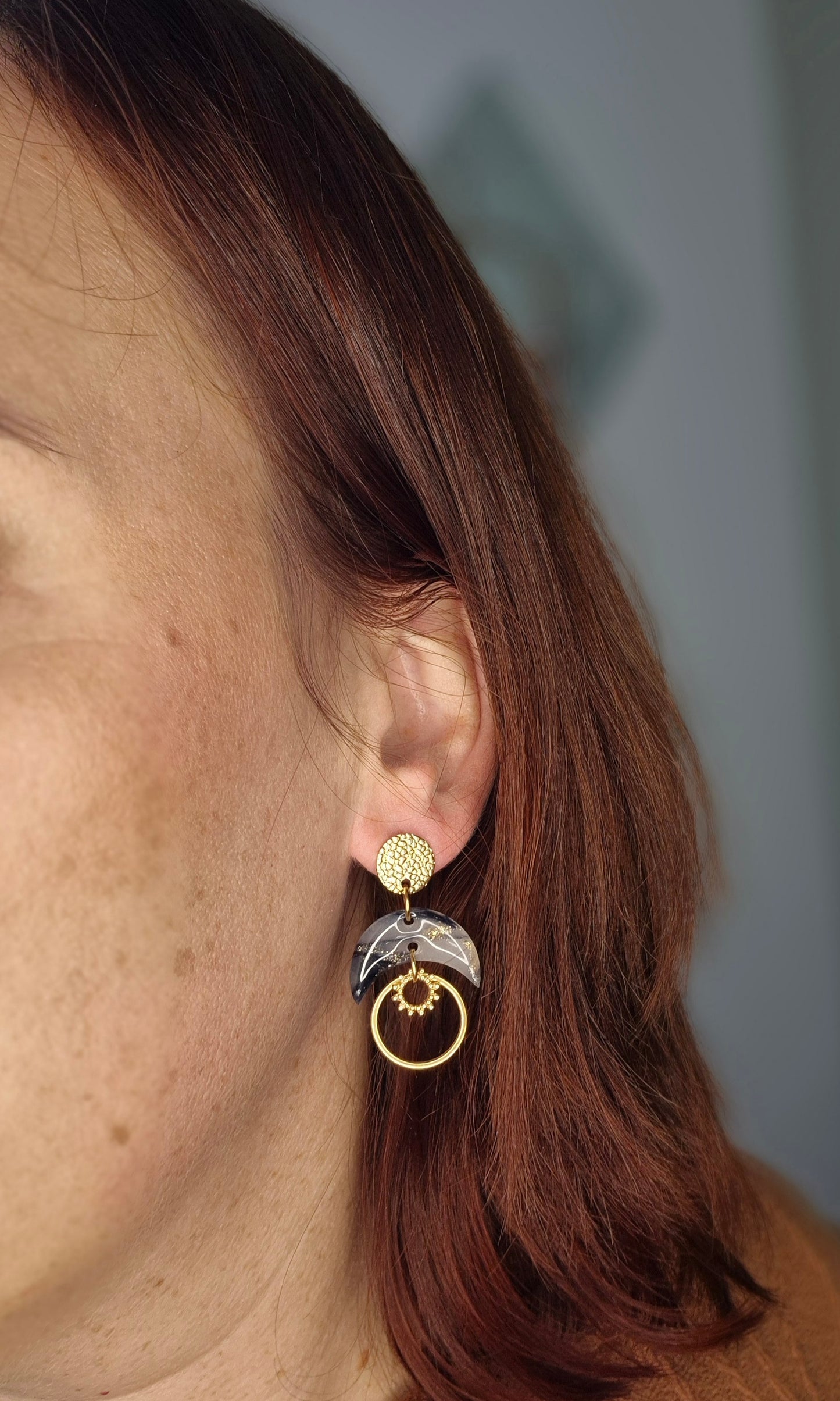 Boucles d’oreilles Daphné dorée — plusieurs coloris disponibles