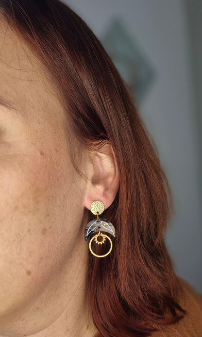 Boucles d’oreilles Daphné dorée — plusieurs coloris disponibles